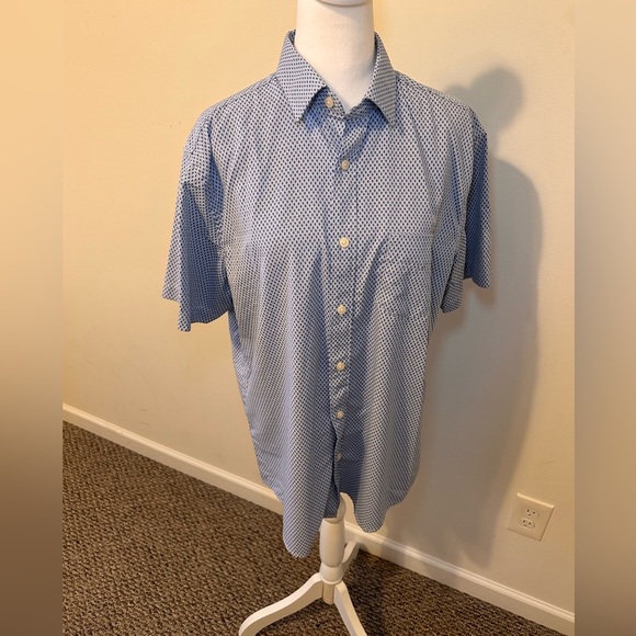UNTUCKit Other - UNTUCKit Men’s Button Down Blue Pattern Short Sleeve Shirt Size Large